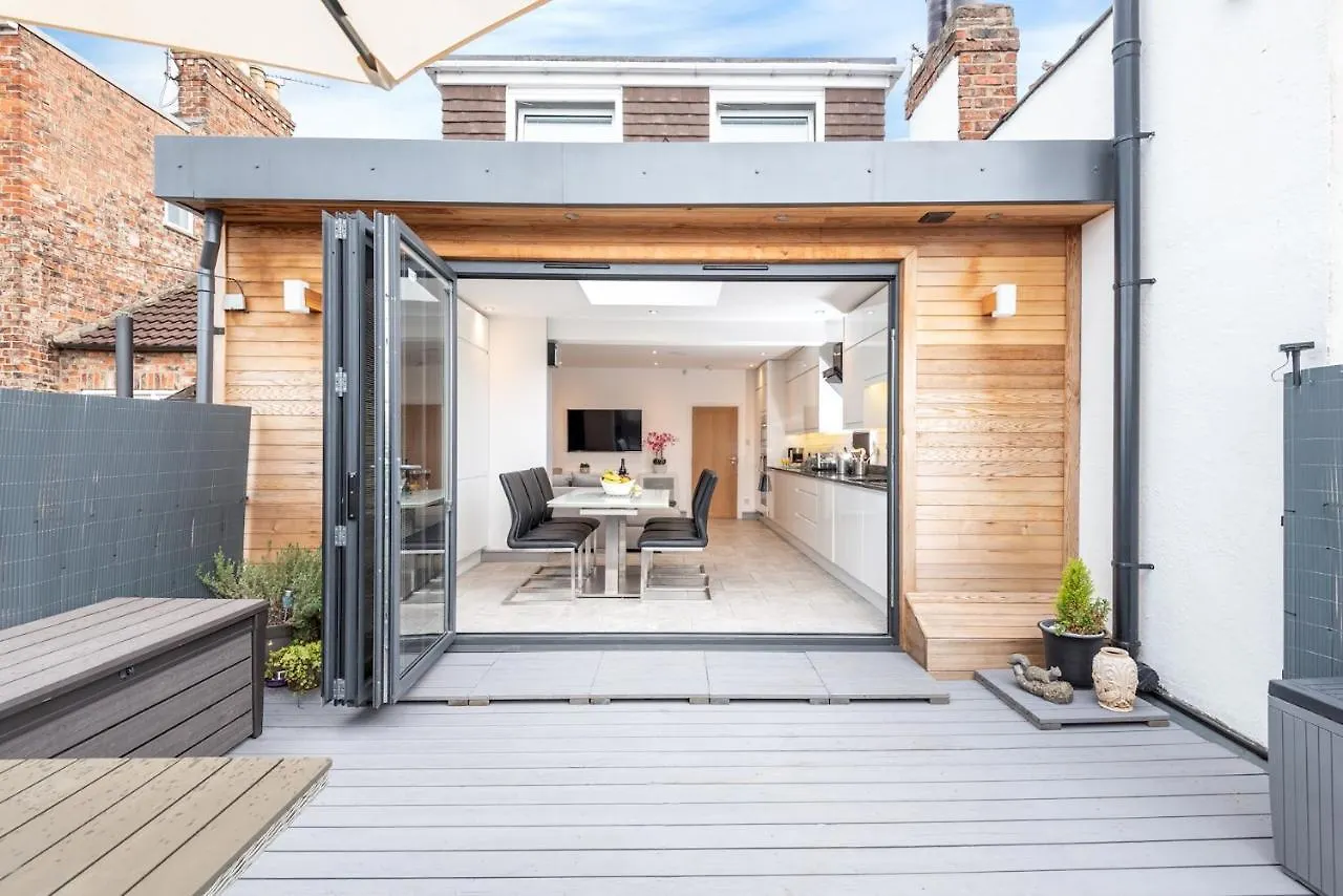 Modern Minimalist Duplex Apartment I Pass The Keys York